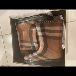 Original Burberry Shoes (Girls)